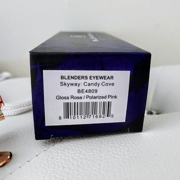 ~~BLENDERS🩷Skyway Sunglasses~~ - Picture 13 of 15